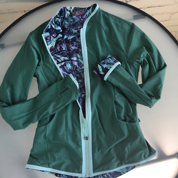 Reversible Lululemon Jacket - Picture 5 of 6